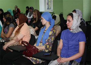 Студенты и преподаватели СГСЭУ посетили Соборную мечеть Саратова и прослушали лекцию об исламе. Фото пресс-службы ДУМСО