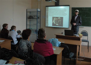 Зампред ДУМНО по учебно-воспитательной работе Абдулбари Муслимов провел лекцию по основам исламской культуры для педагогов. Фото http://islamnn.ru