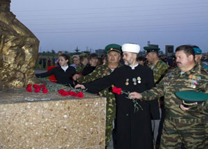 В День Памяти и скорби муфтий Тюменской области Ф.Гарифуллин принял участие в мероприятиях, посвященных ВОВ