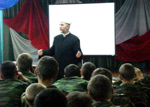 Выступление муфтия Ф.Гарифуллина в актовом зале детско-юношеского центра «Аванпост» (г.Тюмень)