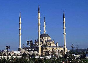 В грозненской Центральной мечети им.Ахмата-Хаджи Кадырова состоялась церемония закрытия выставки священных реликвий Фото http://www.baltinfo.ru