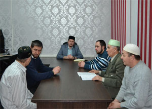 В здании мечети № 7 с.Средняя Елюзань состоялось заседание совета при ДУМПО. Фото http://dumpo.ru
