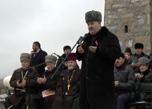 Выступление И. Хамхоева на траурном митинге, посвящённом депортации ингушского народа