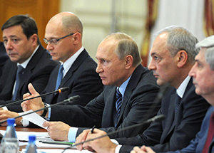 Путин: нам нужны профессионально подготовленные, грамотные специалисты в сфере межэтнических и межконфессиональных отношений