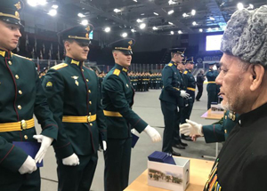 Муфтий Тюменской области Зиннат Садыков принял участие в церемонии выпуска офицеров