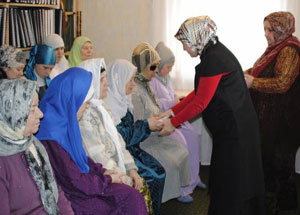 Слушательницы женских учебно-реабилитационных курсов для незрячих в мечети «Сулейман». Фото http://www.suleiman.ru