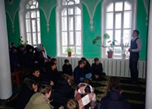 Ученики 8,9 и 10-х классов 78-й школы г.Нижнего Новгорода посетили с экскурсией Нижегородскую Соборную мечеть. Фото http://islamnn.ru