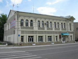 Здание городской администрации в г. Малоярославец Калужской области. Фото http://umma-news.ru