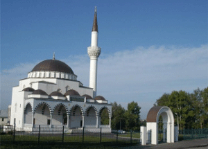 Медная мечеть им. Имама Исмаила аль-Бухари в городе Верхняя Пышма Свердловской области
