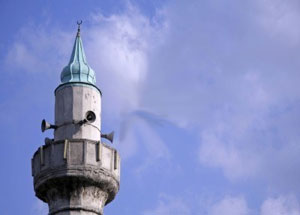 Главное управление МЧС по КБР предложило использовать громкоговорители на мечетях в случае угрозы возникновения чрезвычайных ситуаций. Фото www.123rf.com