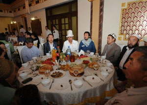 ДУМ Кыргызстана совместно с Советом муфтиев России проводит благотоврительные ифтары в Москве. Фото http://www.tdbb.org.tr