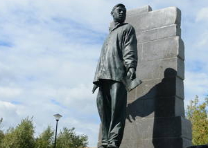 Памятник Мусе Джалилю в Москве