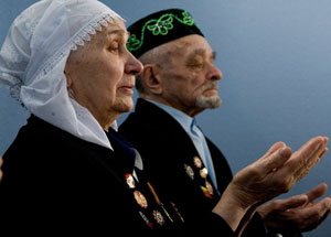 Волонтеры Департамента социально-благотворительной и духовно-просветительской деятельности СМР поздравили ветеранов. Фото http://www.tatar-islam.ru