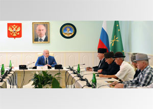 Глава Адыгеи Аслан Тхакушинов встретился с представителями мусульманской общественности республики. Фото http://www.adygheya.ru