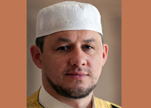 Проведение выборов нового имама в  Петрозаводске было инициировано  в связи с тем, что имам Абдуль Азиз (на фото) сложил с себя полномочия председателя