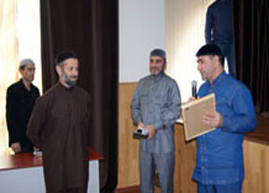 В Российском Исламском Университете имени Кунта–Хаджи Кишиева отметили День учителя. Фото http://www.grozny-inform.ru
