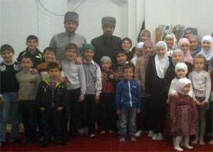 Детский праздник состоялся в соборной мечети г.Нальчика. Фото http://musulmanekbr.ru/