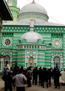 В столовой Соборной мечети Перми мусульмане проводят меджлисы для неимущих, пожилых людей и учащихся медресе. Фото http://islam-perm.ru