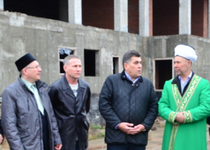 Пленум ДУМ Башкортостана ознакомился с ходом строительных работ в мечети на проспекте Юлаева