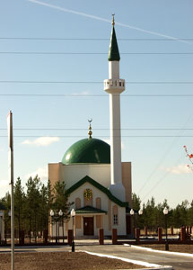 Имамы мусульманских организаций Ханты-Мансийского округа отметили 10-летие мечети города Покачи