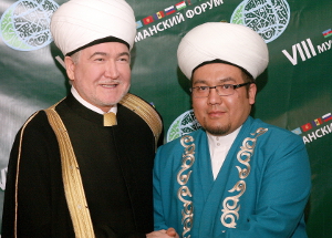 Поздравление муфтия Равиля Гайнутдина избранному муфтию Кыргызстана Рахматулле ажы Эгембердиеву