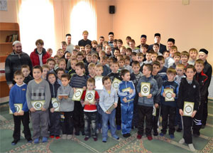 В с.Средняя Елюзань состоялось торжественное закрытие просветительских курсов для школьников, организованных ДУМПО. Фото http://dumpo.ru