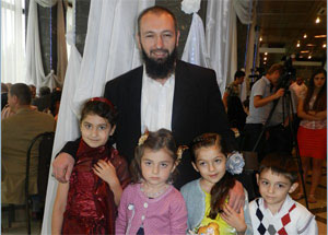 Муфтий Хаджимурат Гацалов обратился к мусульманам с призывом помочь семье Ибрагима Дударова. Фото http://islamosetia.ru/