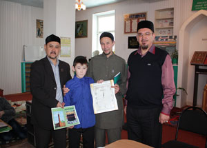 Муфтий Саратовской области поздравил выпускников курсов по основам ислама в г.Новоузенск. Фото http://dumso.ru