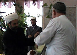 Имам-мухтасиб Рязанской области Р.Бултачеев поблагодарил активистов общины. Фото http://muslimkas.ru