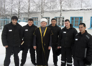 Муфтий Коми Валиахмад Гаязов с мусульманами в ИК-19 (г.Ухта)