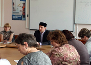 Муфтий Гаяз-хазрат Фаткуллин прочитал обзорную лекцию по основам ислама для преподавателей Красноярского края. Фото islamsib.ru