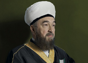 муфтий Нафигулла Аширов принимает участие в открытии мечети в Румынии