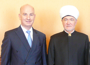 Муфтий Равиль Гайнутдин встретился с послом Алжира Смаилом Шерги