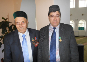 На фото: основатель мусульманской общины Калининграда Хаким Биктеев и председатель общины Явер Гусейнов