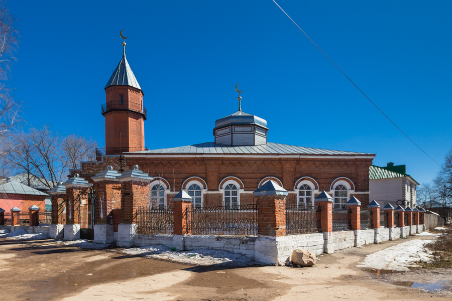 Мусульмане г. Касимова добиваются возврата отнятой когда-то мечети 1906 года постройки уже восемь лет. Фото: wh-censor.ru