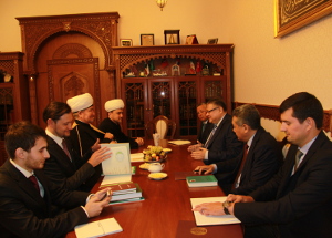 Муфтий Гайнутдин встретился с послом Казахстана в Москве Маратом Тажиным