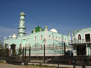 Якутск: в преддверии Курбан-байрама завершены фасадные работы в реконструируемой городской мечети