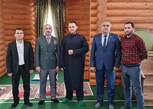 Представитель Национальной академии наук Азербайджана посетил мечеть в Архангельске