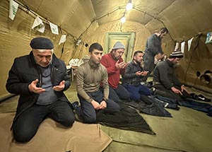 Белгородские мусульмане накормили домашней халяльной едой военнослужащих в госпитале