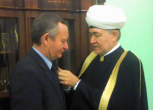 Губернатор Забайкальского края Равиль Гениатуллин награжден орденом «Аль-Фахр»